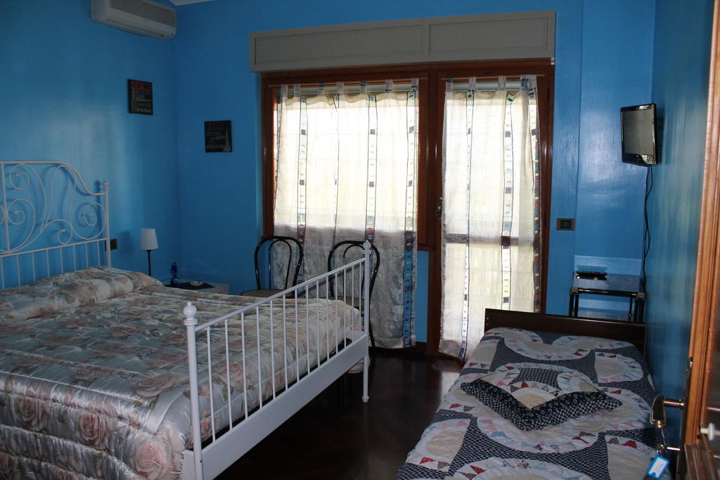 La Casa Della Musica Bed and Breakfast Ciampino Rum bild